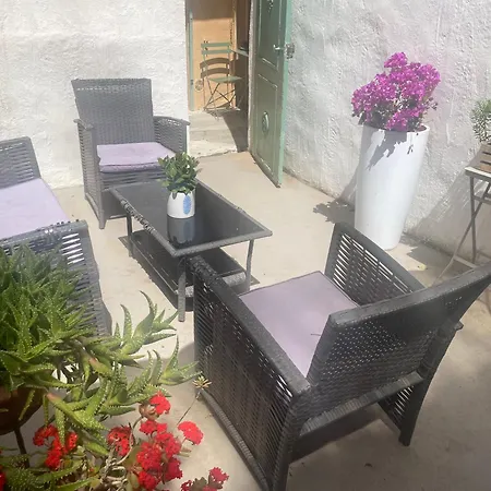 Maison De T2 Clim, Terrasse, Arenes Holiday home