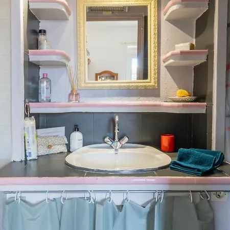 Petite Maison De Avec Cour Privee & Clim Pres Arenes Maisoncarreeconciergerie Feriehus *