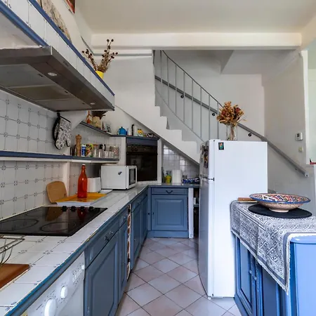 Petite Maison De Avec Cour Privee & Clim Pres Arenes Maisoncarreeconciergerie