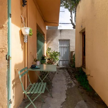 Patio Prive Au Coeur De Clim Arenes A Pied Feriehus