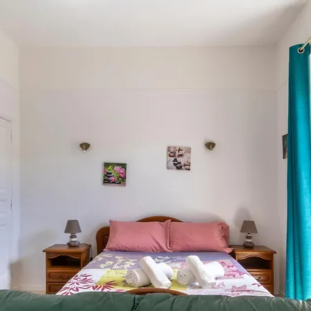 Maison De T2 Clim, Terrasse, Arenes Holiday home Nimes