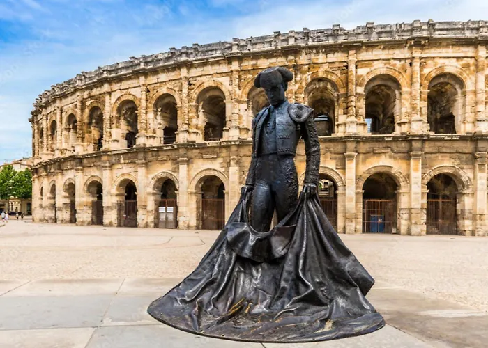 Pepin Le Bref Cour Privee Wifi Proche Arenes